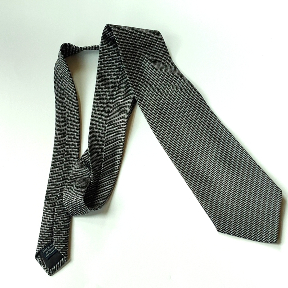 Silver and black Harold Powell Italian silk tie